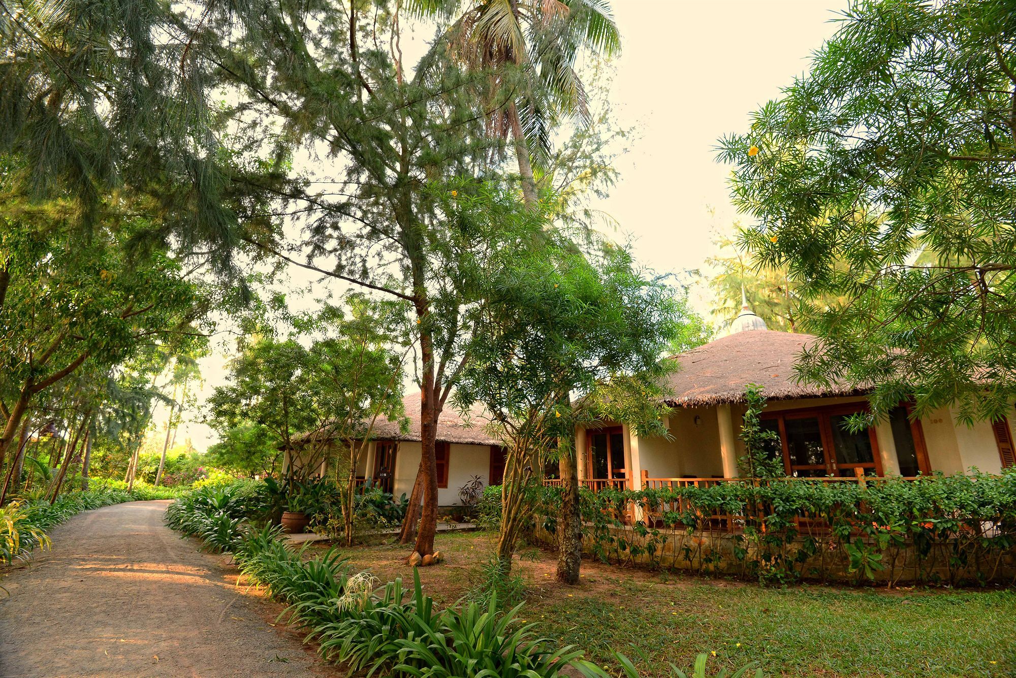 Nataya Round House Coral Bay Resort Kampot Bagian luar foto